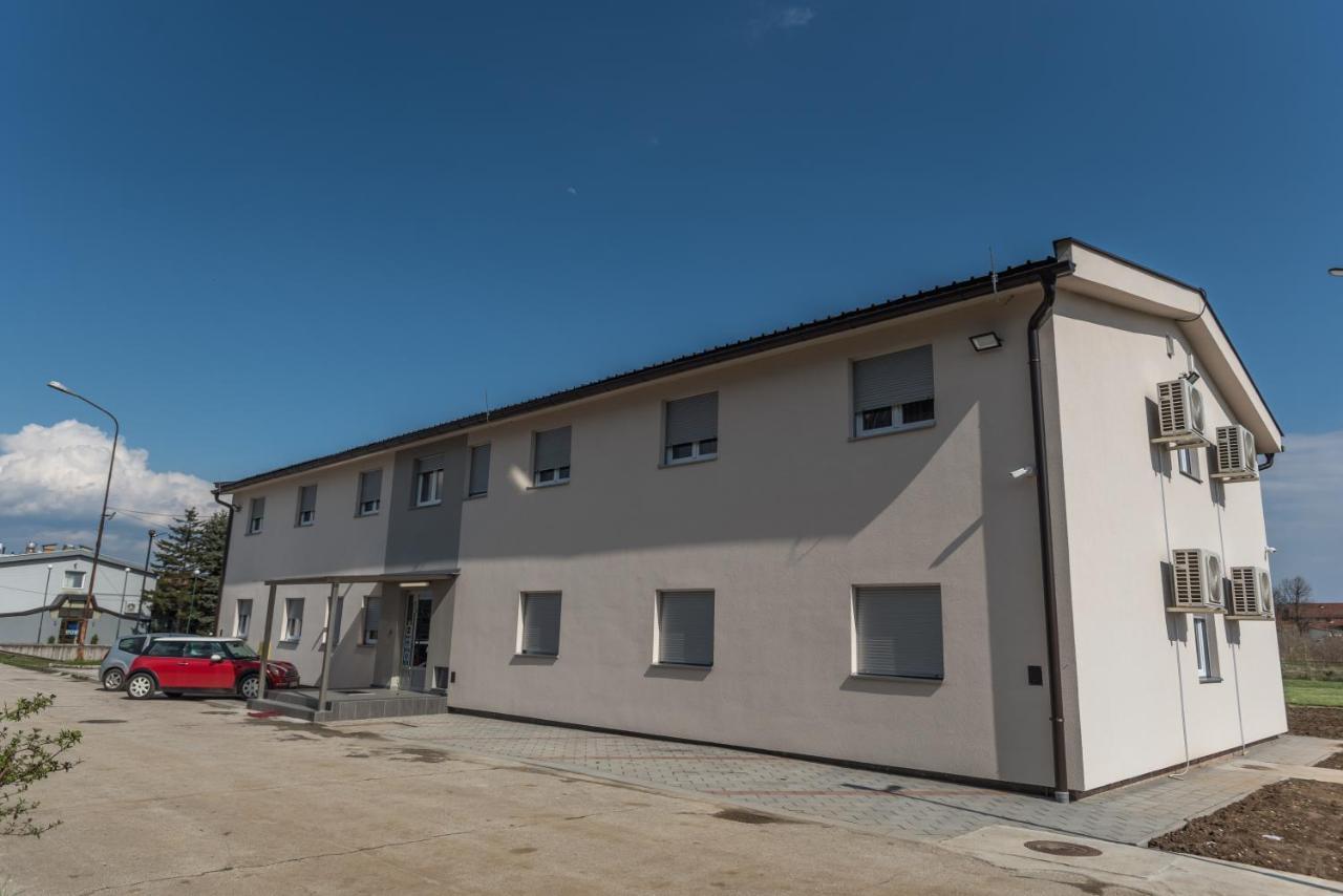 Vila Safir Loznica Exterior foto